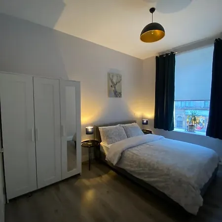 Modern And Spacious Centre