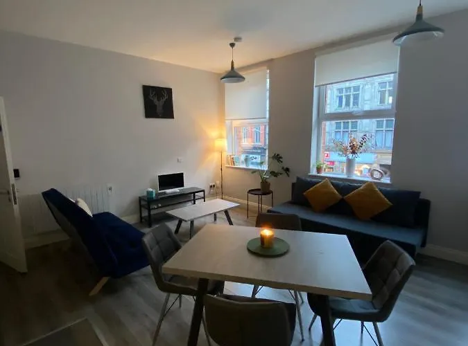 아파트 Modern And Spacious Centre